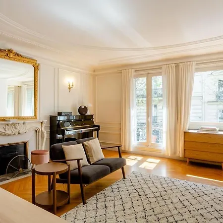 Bel Dans Le 9ème Appartamento Parigi